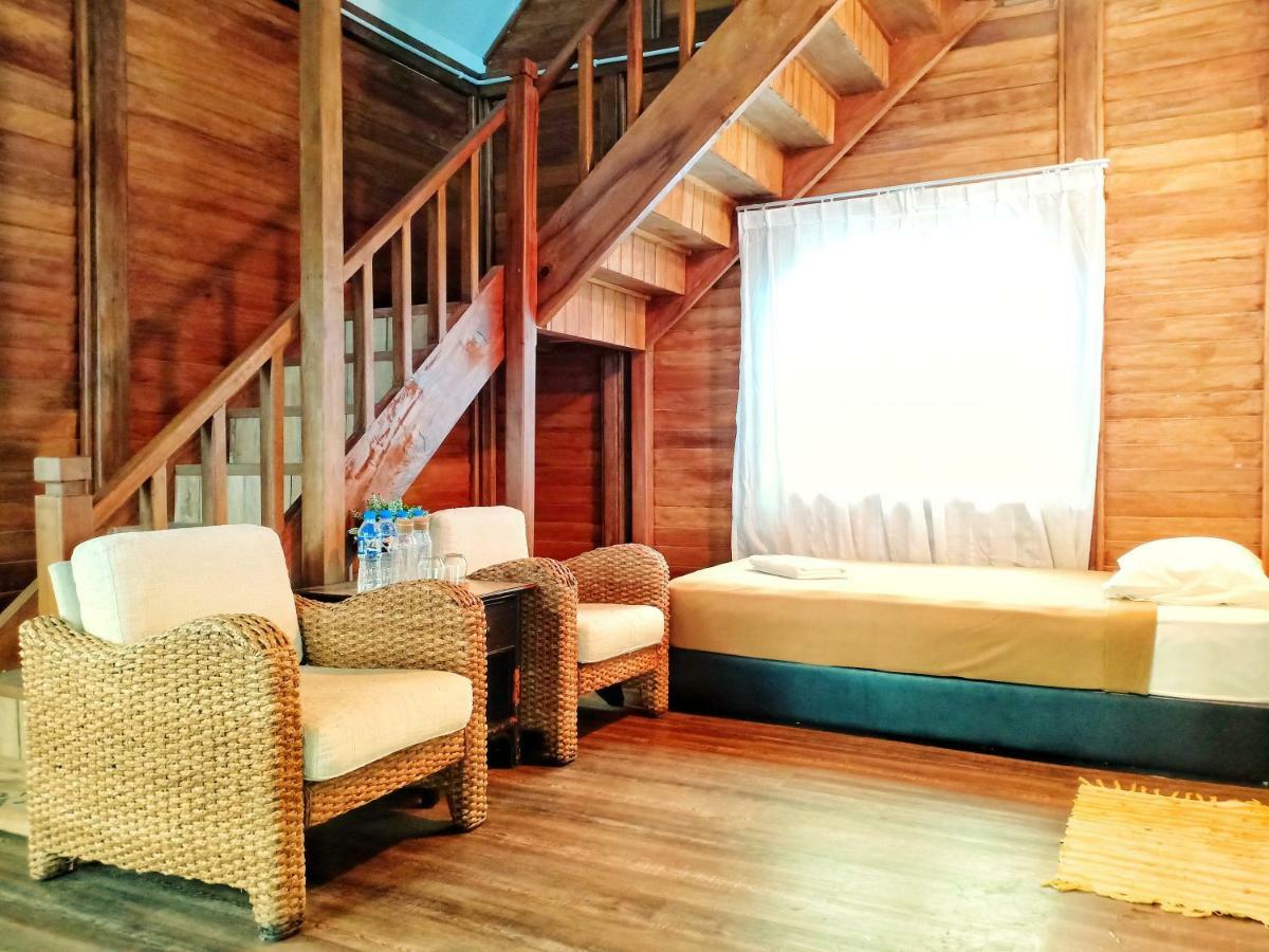 Bayu Lestari Island Resort Mersing Exterior photo